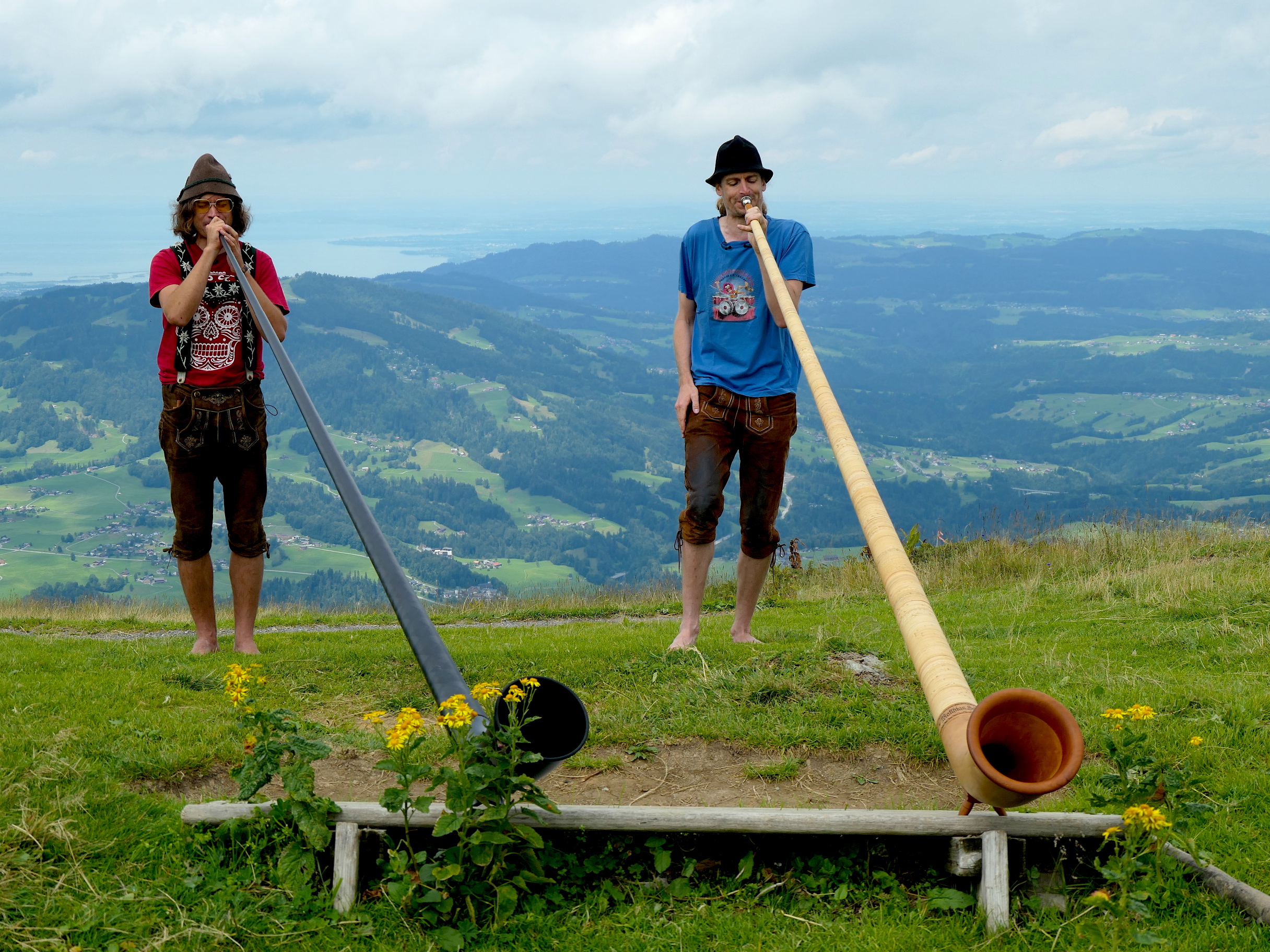 Veranstaltungen im Oberallgäu: Kultur im Kreuz präsentiert: Schriefl & Bär on z`Fuaß Tour - Kultur im Kreuz präsentiert: Schriefl & Bär on z`Fuaß Tour